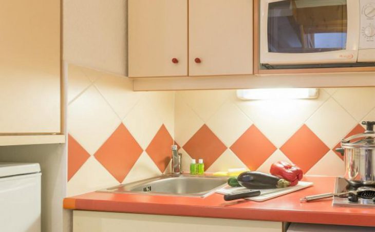Les Ravines, Meribel, Kitchen 2